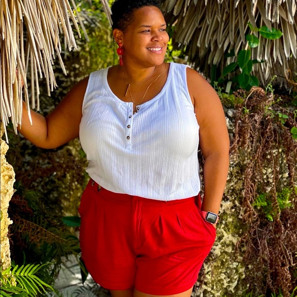 Chasity: avid reader. Adventurer. & impulse buyer 😝 - Picture 1 of 12